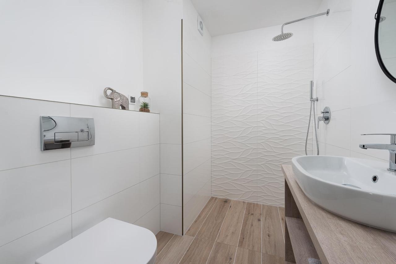 Róża Bałtyku - Apartamenty i Pokoje Dębki Exterior foto