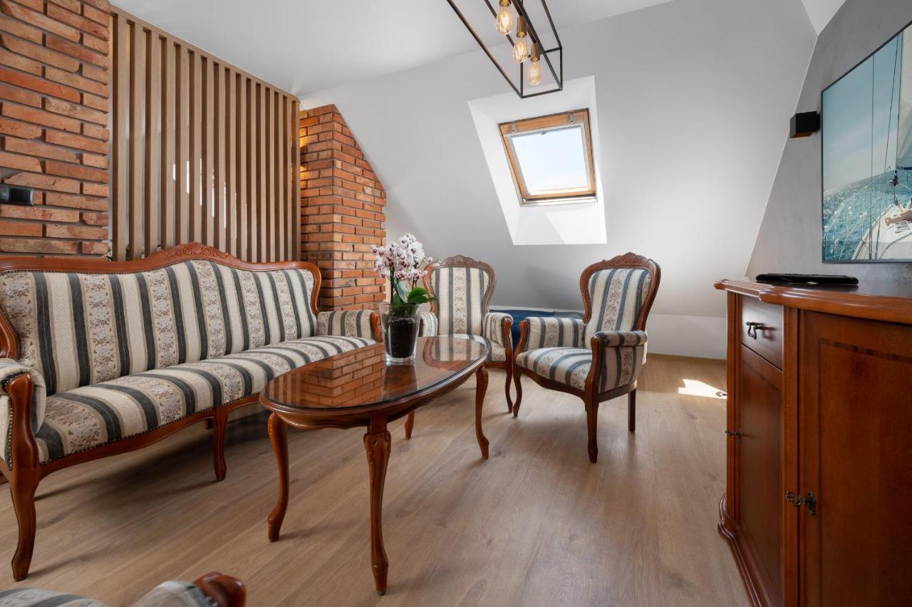 Róża Bałtyku - Apartamenty i Pokoje Dębki Exterior foto